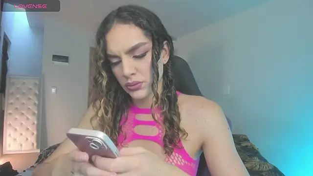 mariiahneedles online show from June 2026 10:54:02 PM