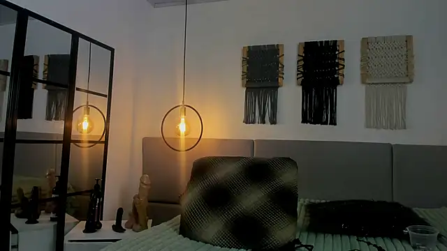 Snapshot of Sweet_camille chatting on May 2026 02:28:01 AM Sweet camille online show from May 2026 02:28:01 AM