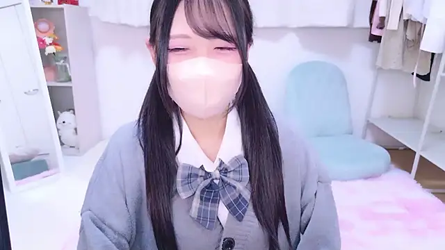 Snapshot of Suzu_ch_xx chatting on January 2026 01:17:02 PM Suzu ch xx online show from January 2026 01:17:02 PM