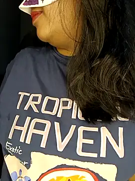 Snapshot of Loveshash1 chatting on October 2025 10:49:02 AM Loveshash1 online show from October 2025 10:49:02 AM