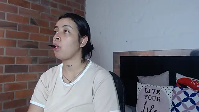 Snapshot of salome__hills1 chatting on November 2025 01:55:02 PM salome hills1 online show from November 2025 01:55:02 PM