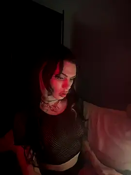 Snapshot of LinnWy69 chatting on December 2025 07:26:01 AM LinnWy69 online show from December 2025 07:26:01 AM