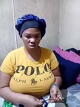 Snapshot of FreakyAngel3X chatting on December 2025 11:19:01 AM FreakyAngel3X online show from December 2025 11:19:01 AM