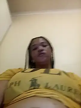 Snapshot of FreakyAngel3X chatting on December 2025 10:46:01 AM FreakyAngel3X online show from December 2025 10:46:01 AM