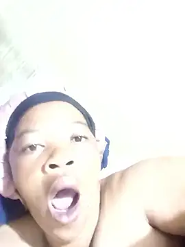 Snapshot of FreakyAngel3X chatting on January 2026 10:03:02 PM FreakyAngel3X online show from January 2026 10:03:02 PM