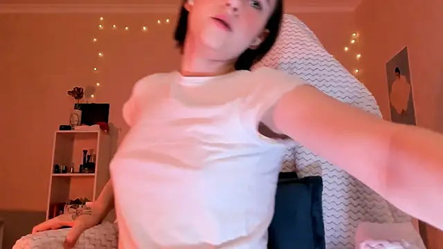 Snapshot of Britney_Ross chatting on November 2025 03:10:02 AM Britney Ross online show from November 2025 03:10:02 AM