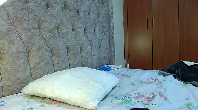 Naughty Girl17 online show from February 2025 08:29:02 PM