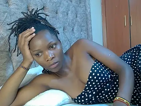 Naughty Girl17 online show from February 2025 07:24:02 AM