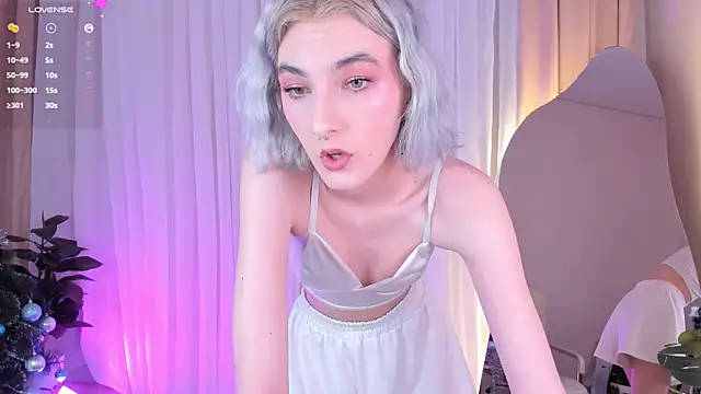 Mia Cheers online show from December 2024 04:48:01 PM