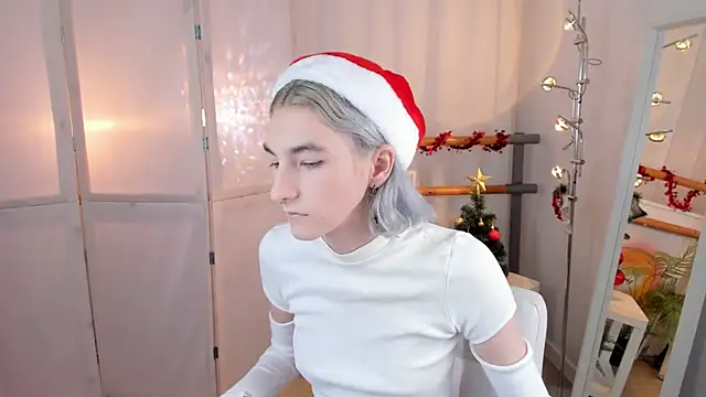 Mia Cheers online show from December 2024 01:44:02 PM