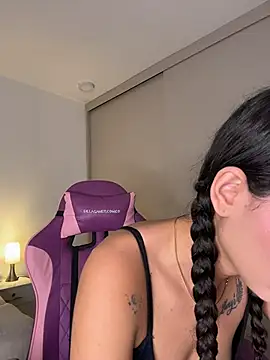 Snapshot of Hips_hannah chatting on October 2025 06:41:02 PM Hips hannah online show from October 2025 06:41:02 PM