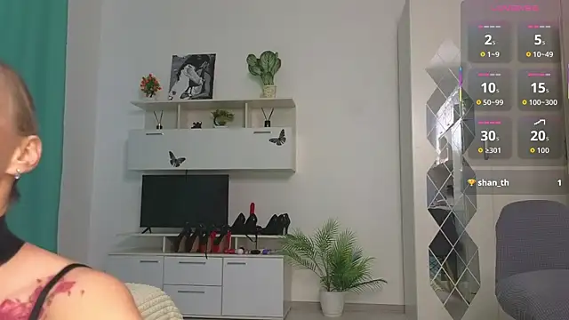 Molliblum online show from June 2026 02:19:02 PM