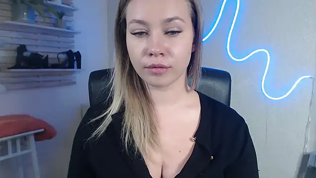 holly xglam online show from December 2024 11:13:01 AM