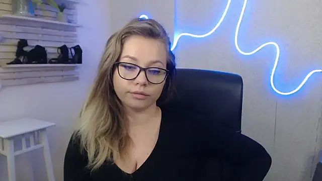 holly xglam online show from January 2025 08:51:01 AM