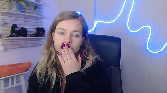 holly xglam online show from February 2025 04:27:01 AM