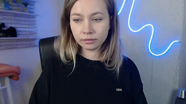 holly xglam online show from March 2025 03:23:02 AM