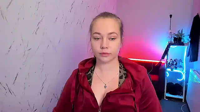 holly xglam online show from March 2026 08:01:01 PM