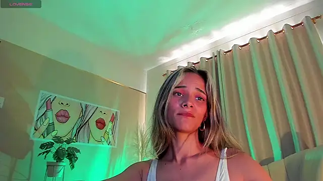 SkiinnyAna online show from January 2025 07:45:01 PM