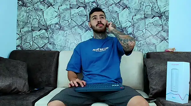 Snapshot of silvano_torres chatting on December 2024 08:18:01 PM silvano torres online show from December 2024 08:18:01 PM