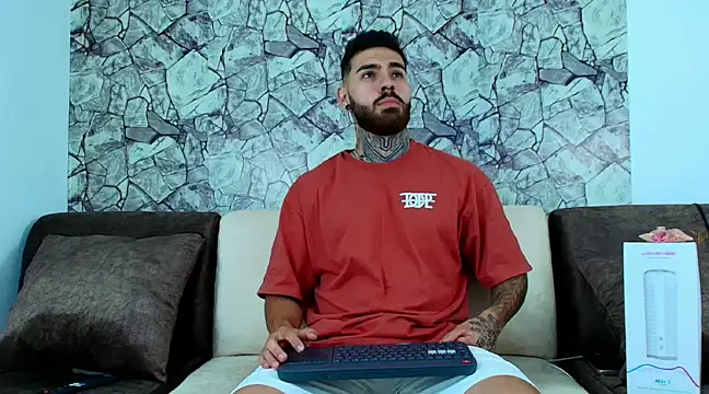 Snapshot of silvano_torres chatting on January 2025 08:45:01 PM silvano torres online show from January 2025 08:45:01 PM