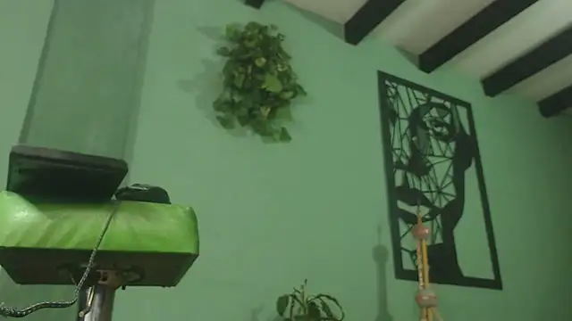 thirstymoonxx online show from November 2025 04:01:01 AM