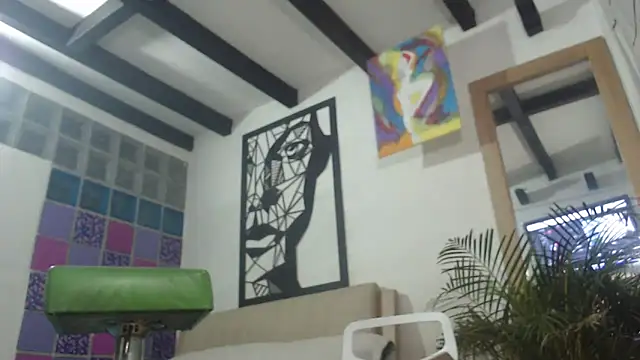 thirstymoonxx online show from May 2026 04:31:02 AM
