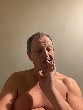 Snapshot of chubbybear2cum chatting on October 2025 11:25:01 PM chubbybear2cum online show from October 2025 11:25:01 PM