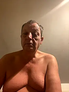 Snapshot of chubbybear2cum chatting on October 2025 07:06:01 AM chubbybear2cum online show from October 2025 07:06:01 AM