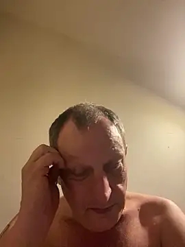 Snapshot of chubbybear2cum chatting on October 2025 03:06:02 AM chubbybear2cum online show from October 2025 03:06:02 AM