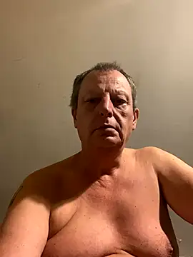 Snapshot of chubbybear2cum chatting on October 2025 03:20:01 AM chubbybear2cum online show from October 2025 03:20:01 AM