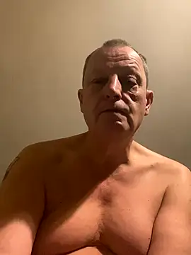 Snapshot of chubbybear2cum chatting on November 2025 07:35:01 PM chubbybear2cum online show from November 2025 07:35:01 PM