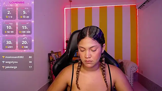 Snapshot of Cristal_War chatting on December 2024 11:31:01 PM Cristal War online show from December 2024 11:31:01 PM