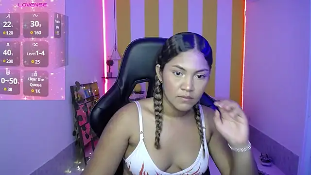 Snapshot of Cristal_War chatting on December 2024 11:28:02 PM Cristal War online show from December 2024 11:28:02 PM