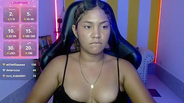 Snapshot of Cristal_War chatting on December 2024 02:40:01 AM Cristal War online show from December 2024 02:40:01 AM