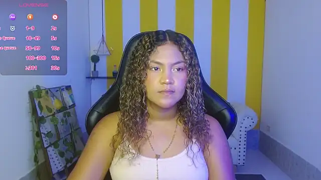 Snapshot of Cristal_War chatting on January 2025 11:31:01 PM Cristal War online show from January 2025 11:31:01 PM