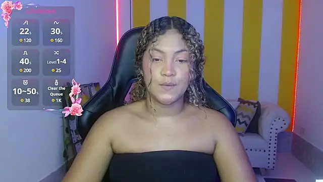 Snapshot of Cristal_War chatting on January 2025 06:59:02 PM Cristal War online show from January 2025 06:59:02 PM