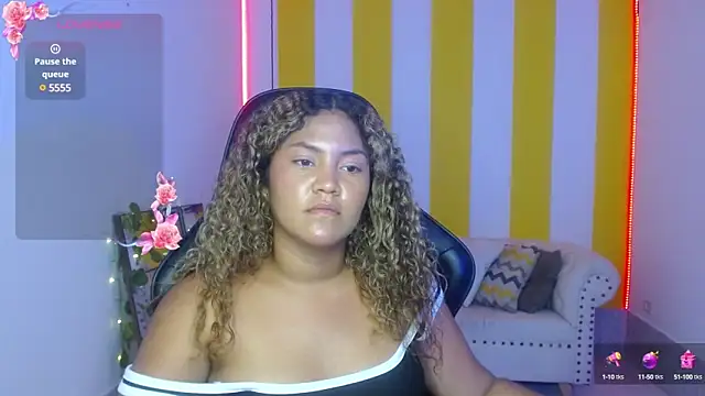 Snapshot of Cristal_War chatting on January 2025 03:45:01 AM Cristal War online show from January 2025 03:45:01 AM