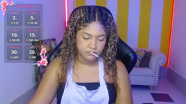 Snapshot of Cristal_War chatting on January 2025 11:48:01 PM Cristal War online show from January 2025 11:48:01 PM