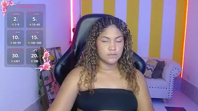 Snapshot of Cristal_War chatting on January 2025 11:29:01 PM Cristal War online show from January 2025 11:29:01 PM