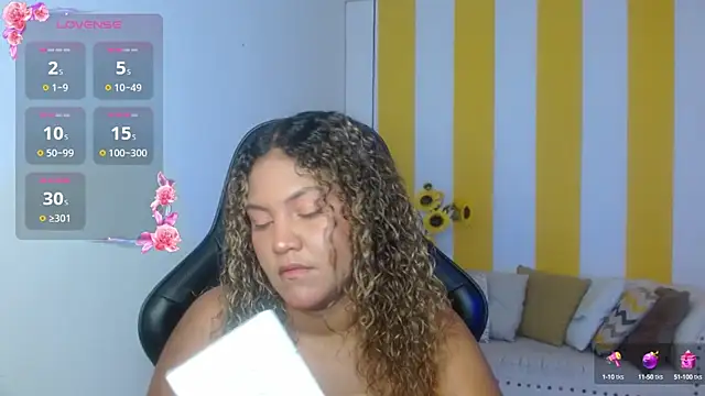 Snapshot of Cristal_War chatting on January 2025 11:35:02 PM Cristal War online show from January 2025 11:35:02 PM