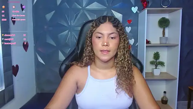 Snapshot of Cristal_War chatting on February 2025 10:20:02 PM Cristal War online show from February 2025 10:20:02 PM