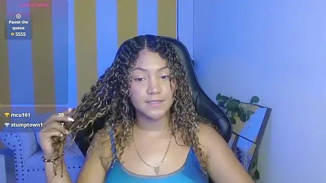 Snapshot of Cristal_War chatting on February 2025 11:33:02 PM Cristal War online show from February 2025 11:33:02 PM