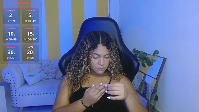 Snapshot of Cristal_War chatting on February 2025 02:37:02 AM Cristal War online show from February 2025 02:37:02 AM