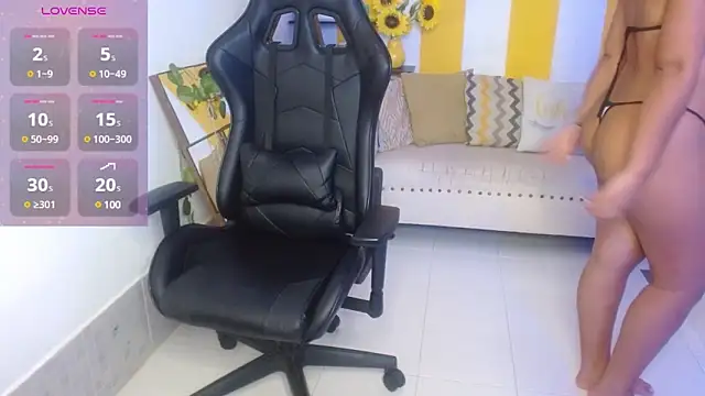 Snapshot of Cristal_War chatting on March 2025 12:50:02 AM Cristal War online show from March 2025 12:50:02 AM