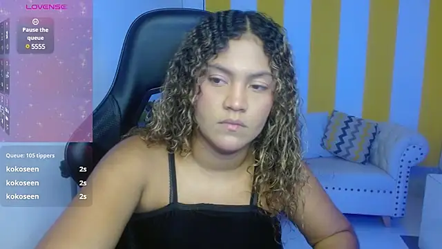 Snapshot of Cristal_War chatting on March 2025 11:38:01 PM Cristal War online show from March 2025 11:38:01 PM