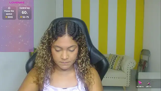 Snapshot of Cristal_War chatting on March 2025 11:32:02 PM Cristal War online show from March 2025 11:32:02 PM