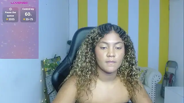 Snapshot of Cristal_War chatting on March 2025 05:08:01 AM Cristal War online show from March 2025 05:08:01 AM