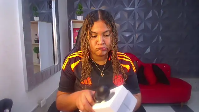 Snapshot of Cristal_War chatting on September 2025 09:58:01 PM Cristal War online show from September 2025 09:58:01 PM