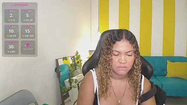 Snapshot of Cristal_War chatting on September 2025 11:19:02 PM Cristal War online show from September 2025 11:19:02 PM