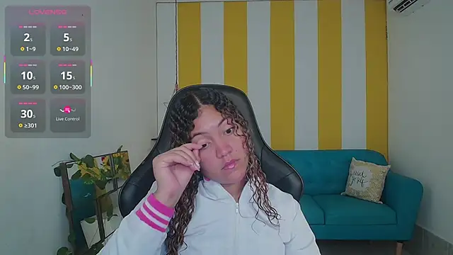 Snapshot of Cristal_War chatting on September 2025 09:31:01 PM Cristal War online show from September 2025 09:31:01 PM